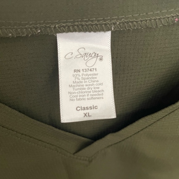 SOLD Csaucy Scrub skirt set - Picture 4 of 4